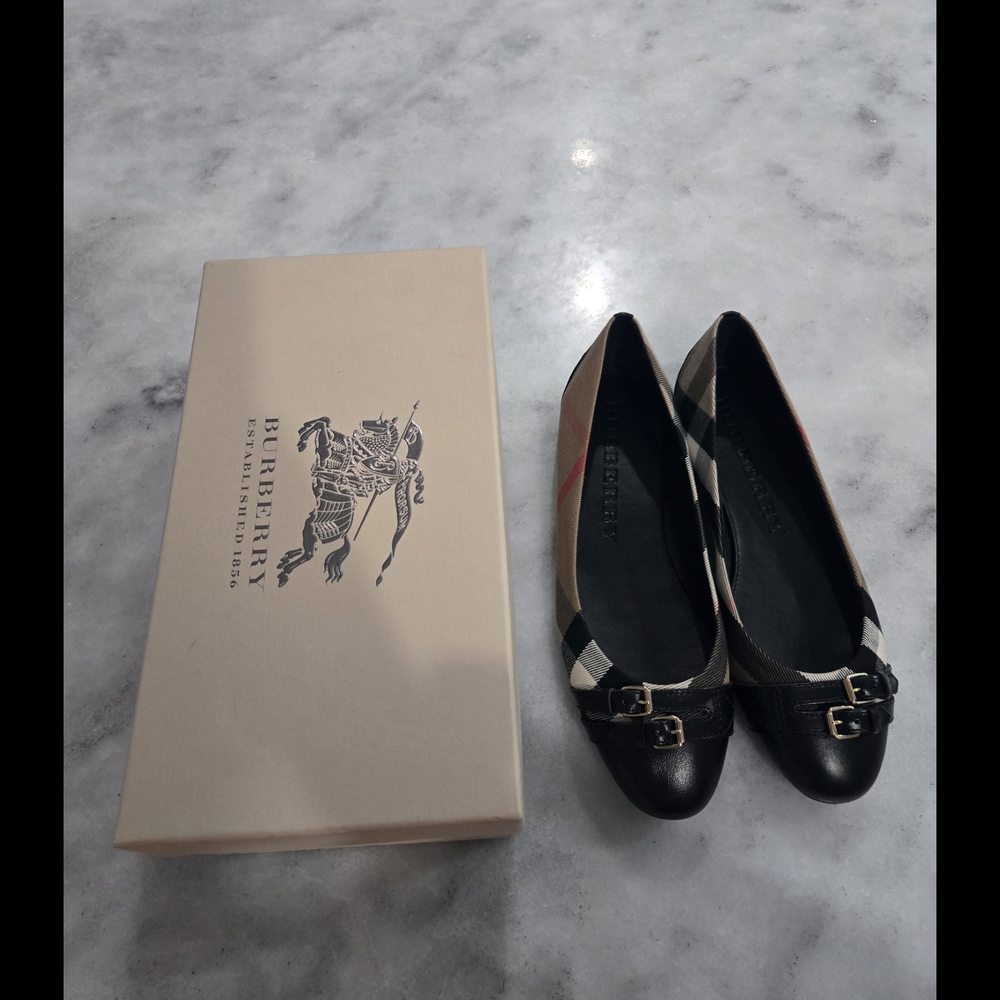 Authentic Burberry Housecheck Avonwick Loafers with Bow Detail